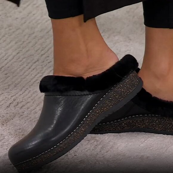 new Dansko Magda Leather and Sheepskin clog 252 - Picture 14 of 15